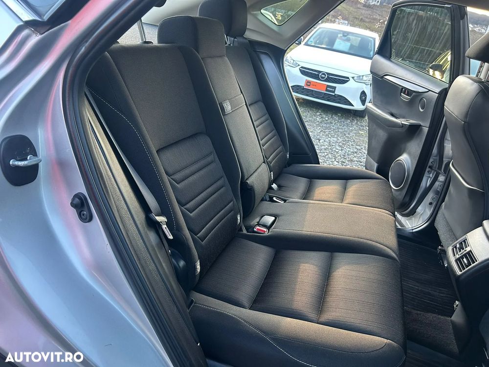 Lexus Seria NX 300h E-FOUR - 11