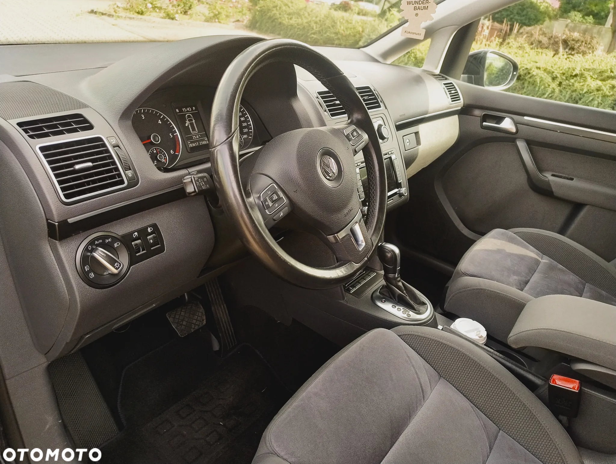 Volkswagen Touran 2.0 TDI DPF DSG Highline - 11