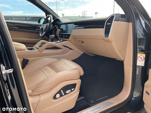 Porsche Cayenne - 20