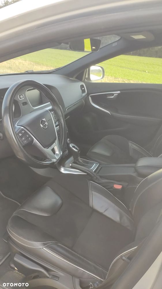 Volvo V40 D2 Drive-E R-Design Momentum - 10
