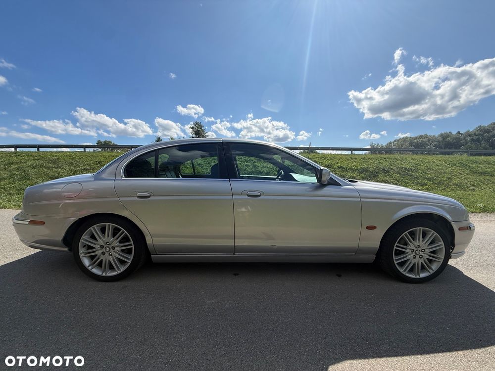 Jaguar S-Type - 9