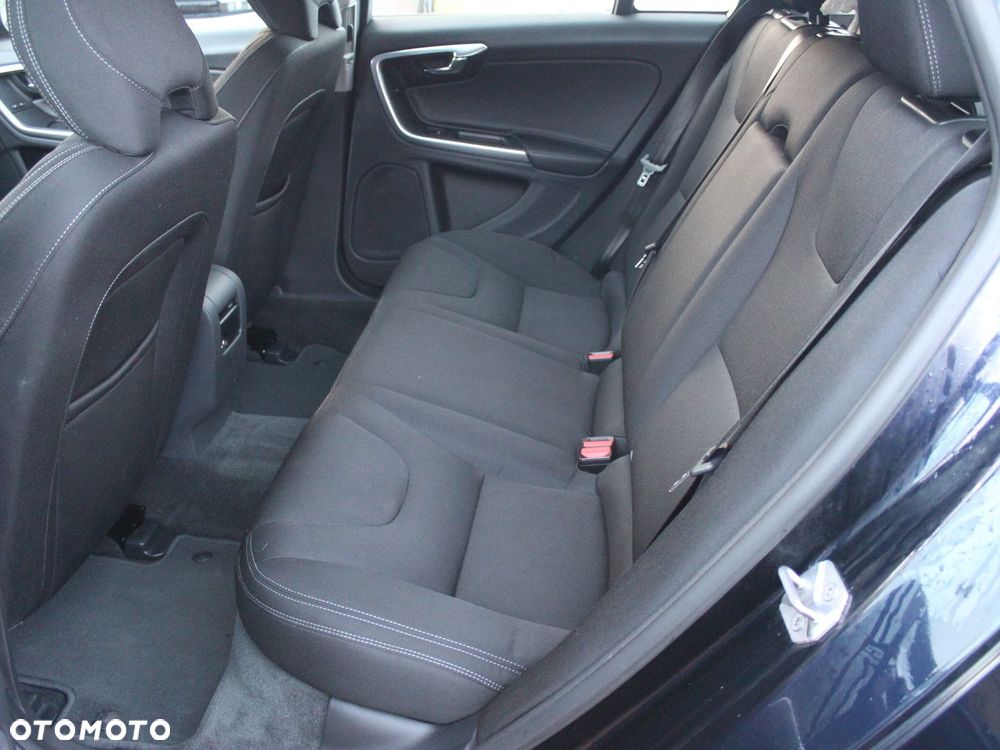 Volvo V60 D3 Momentum - 6