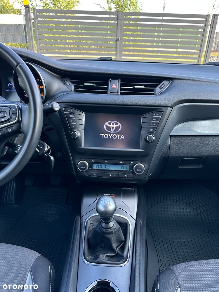 Toyota Avensis 1.8 Active - 21
