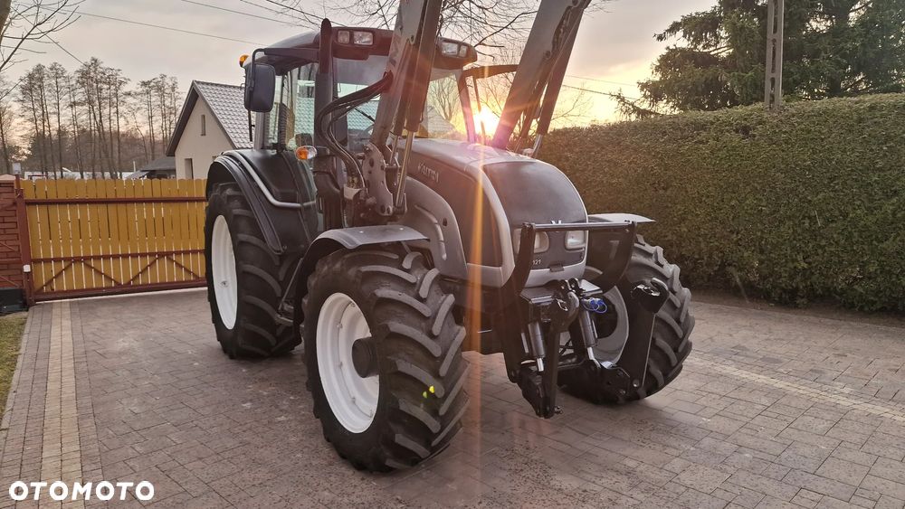 Valtra N121 HiTech, 130 koni, SISU 4cyl TURBO INTECOOLER, 141, 111, 101 - 38