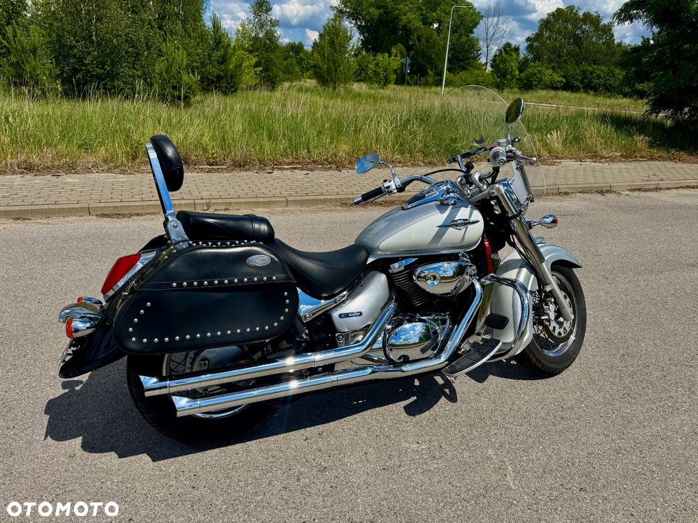 Suzuki Intruder - 4