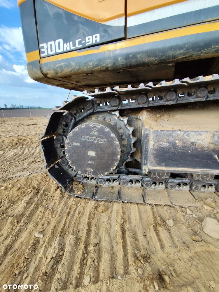 Hyundai 300 LCN-9A - 11