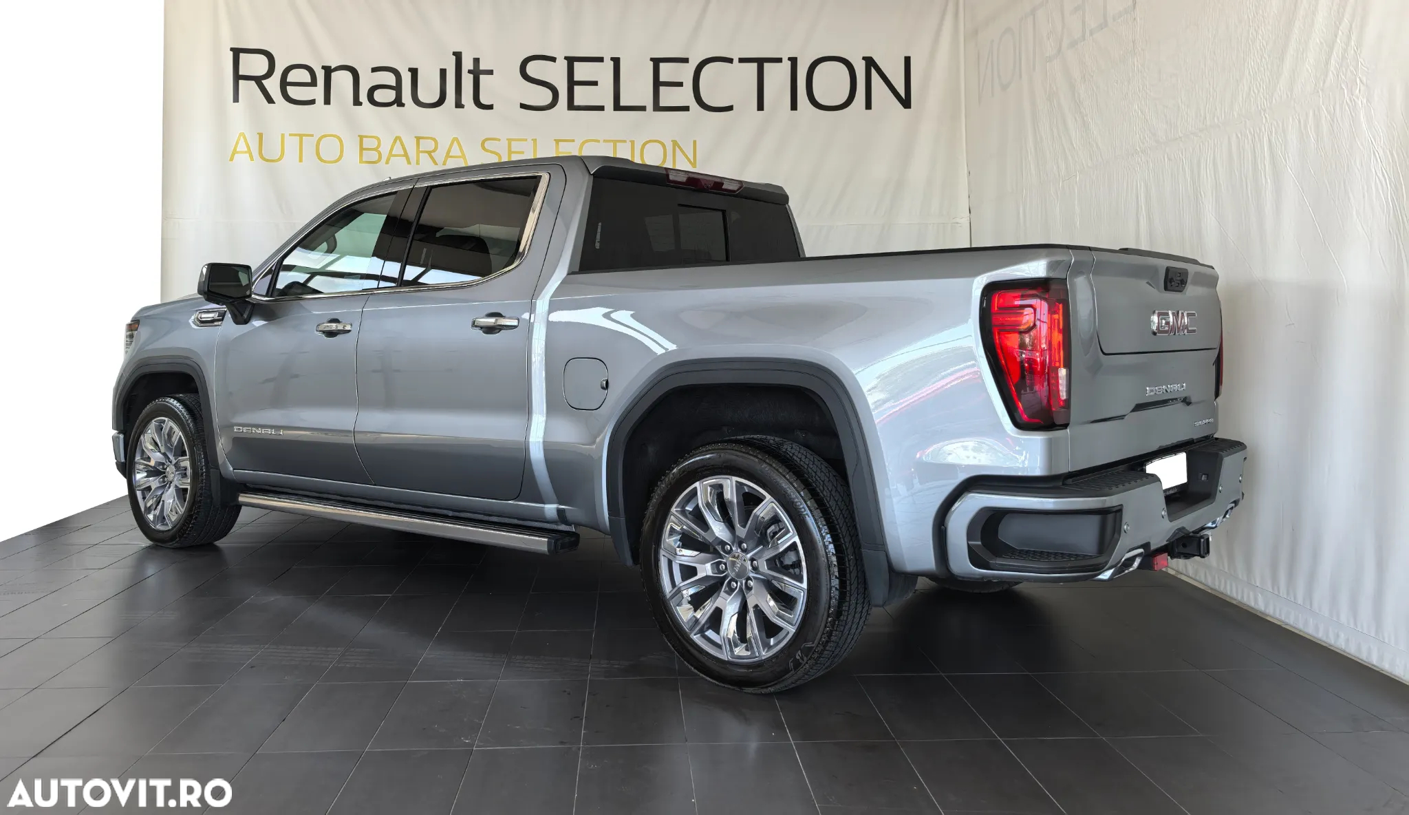 GMC Sierra - 4