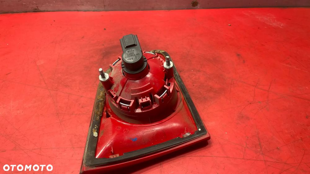 LAMPA PRAWA TYŁ TYLNA 3C9945094 VW PASSAT B6 - 4