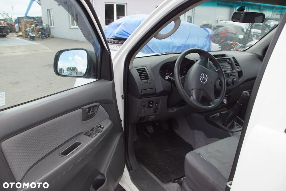 Auto na części - Toyota Hilux VII Lift 2.5 D-4D 144 KM 2KD-FTV 33030-0K750 040 2011R Silnik Skrzynia Drzwi Błotnik Zderzak Burta Lampa Lusterko Klamka Szyba Deska Kokpit Sterownik Moduł Czujnik Licznik Panel Kierownica - 10