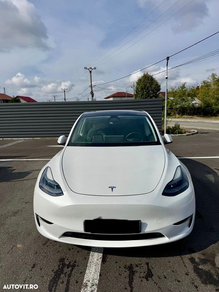 Tesla Model Y - 2
