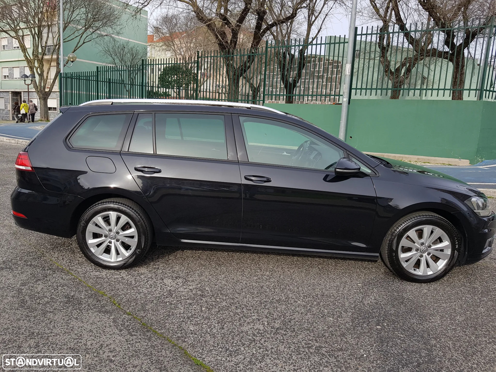 VW Golf Variant 1.6 TDi Confortline - 12