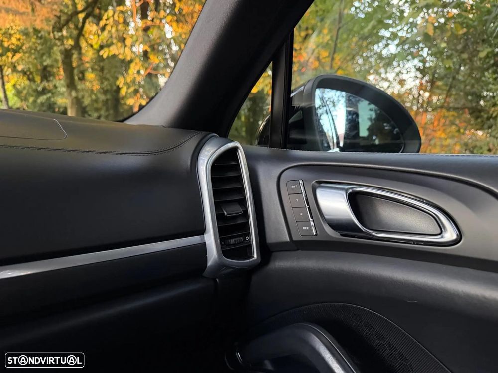 Porsche Cayenne Platinum Edition - 23