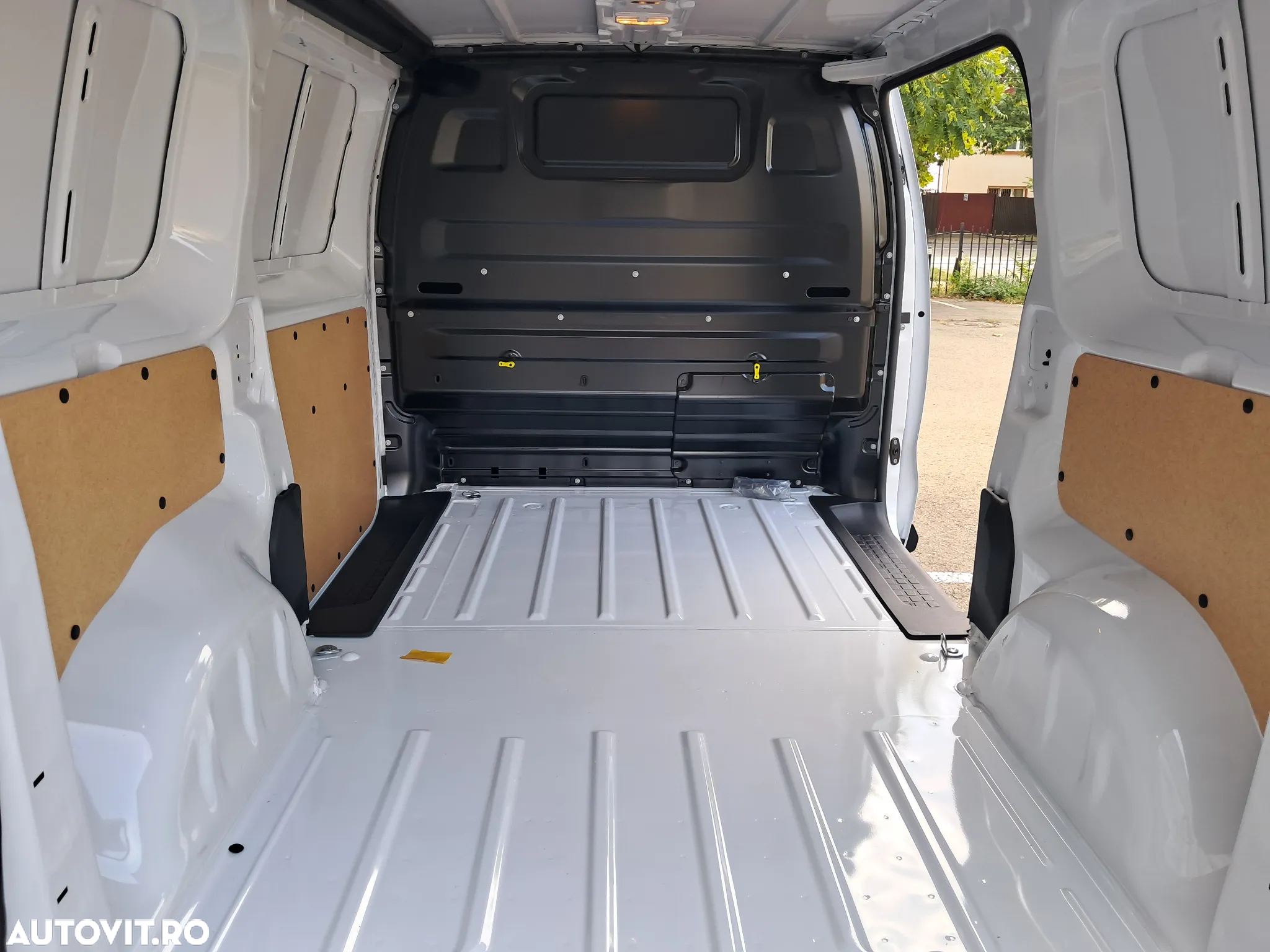 Peugeot EXPERT FURGON L2 1.5 diesel 120 CP - 17