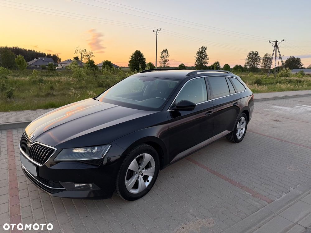 Skoda Superb 2.0 TDI Sportline - 9