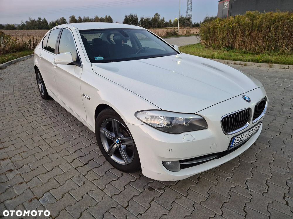 BMW Seria 5 523i - 7