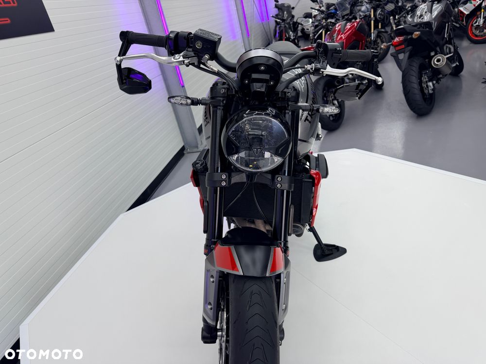 Triumph Trident - 19