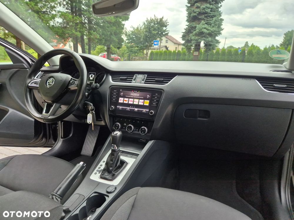 Skoda Octavia 1.6 TDI DSG Ambition - 34