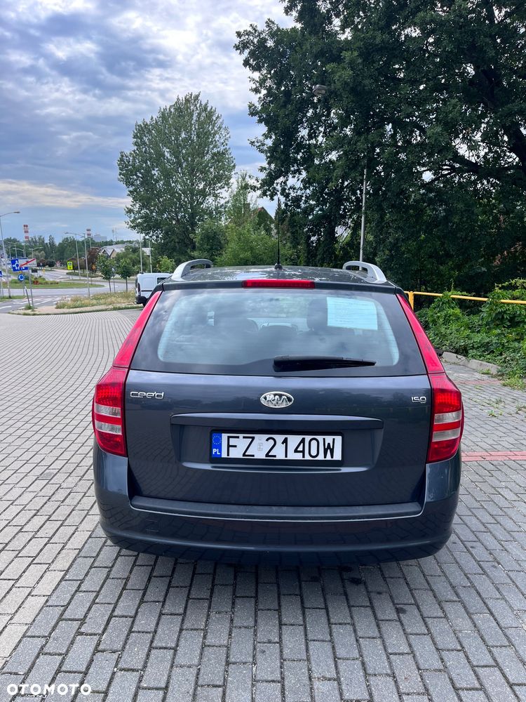 Kia Ceed 1.6 L - 13