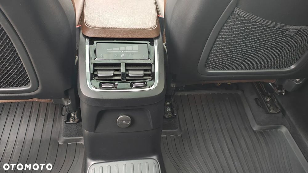 Volvo XC 90 - 36