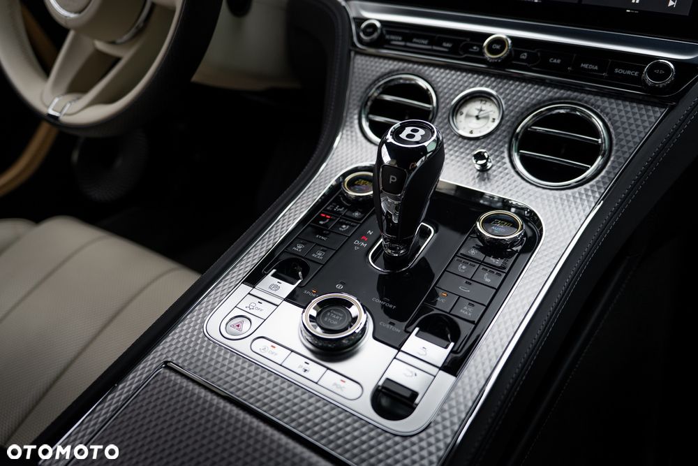 Bentley Continental GT V8 Mulliner - 32
