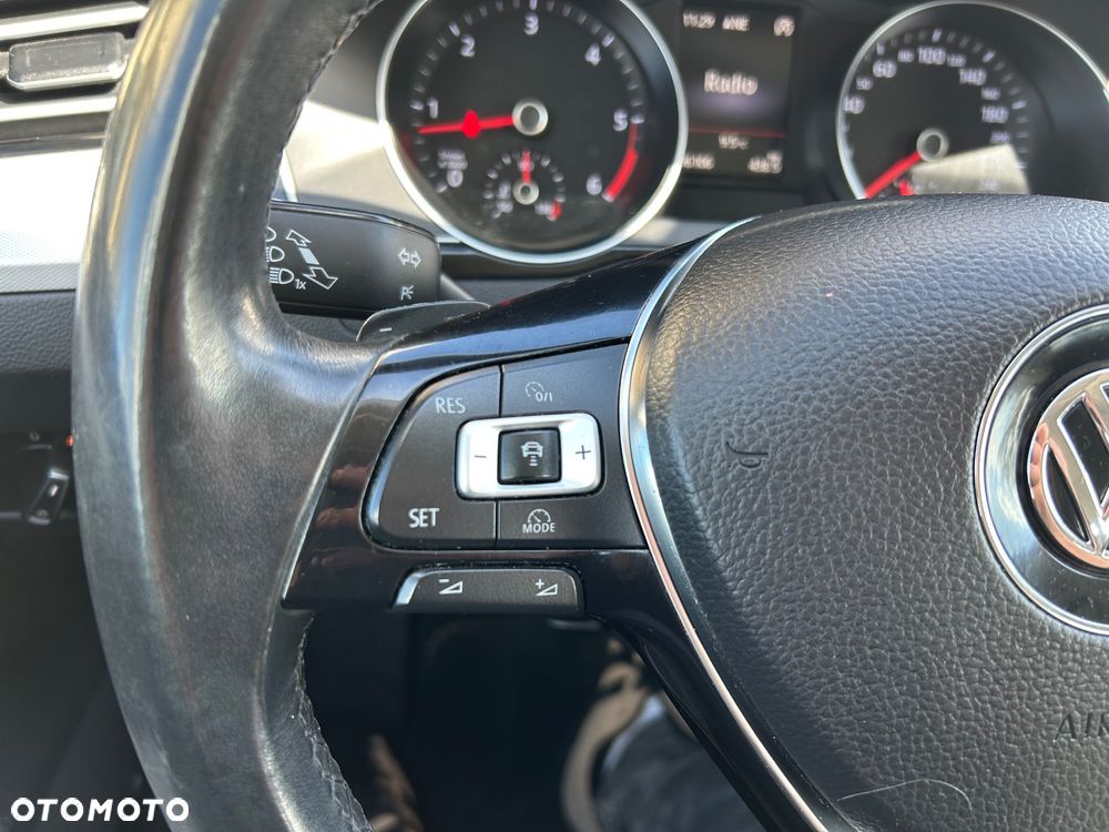 Volkswagen Passat Variant 2.0 TDI SCR DSG Comfortline - 19