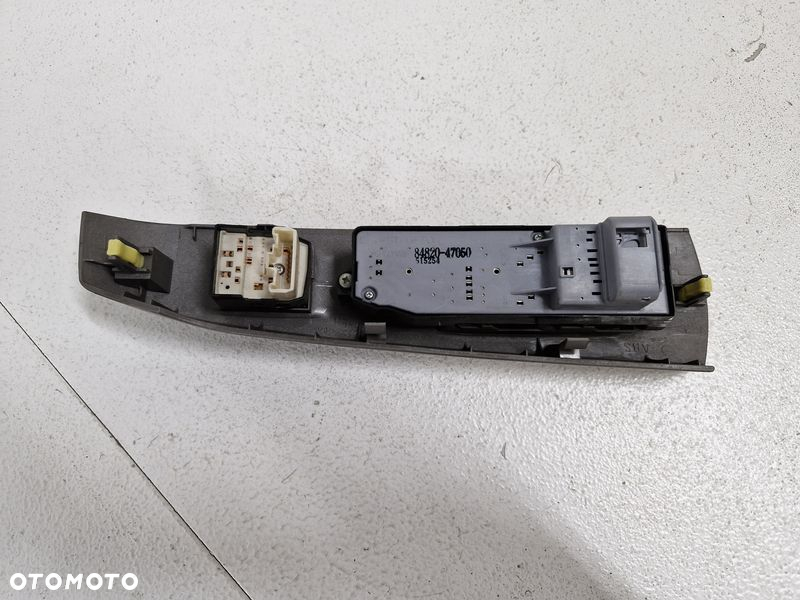TOYOTA PRIUS 2 II PRZEŁĄCZNIKI SZYB LUSTEREK PRZYCISKI LEWY PRZÓD 84820-47050 - 7