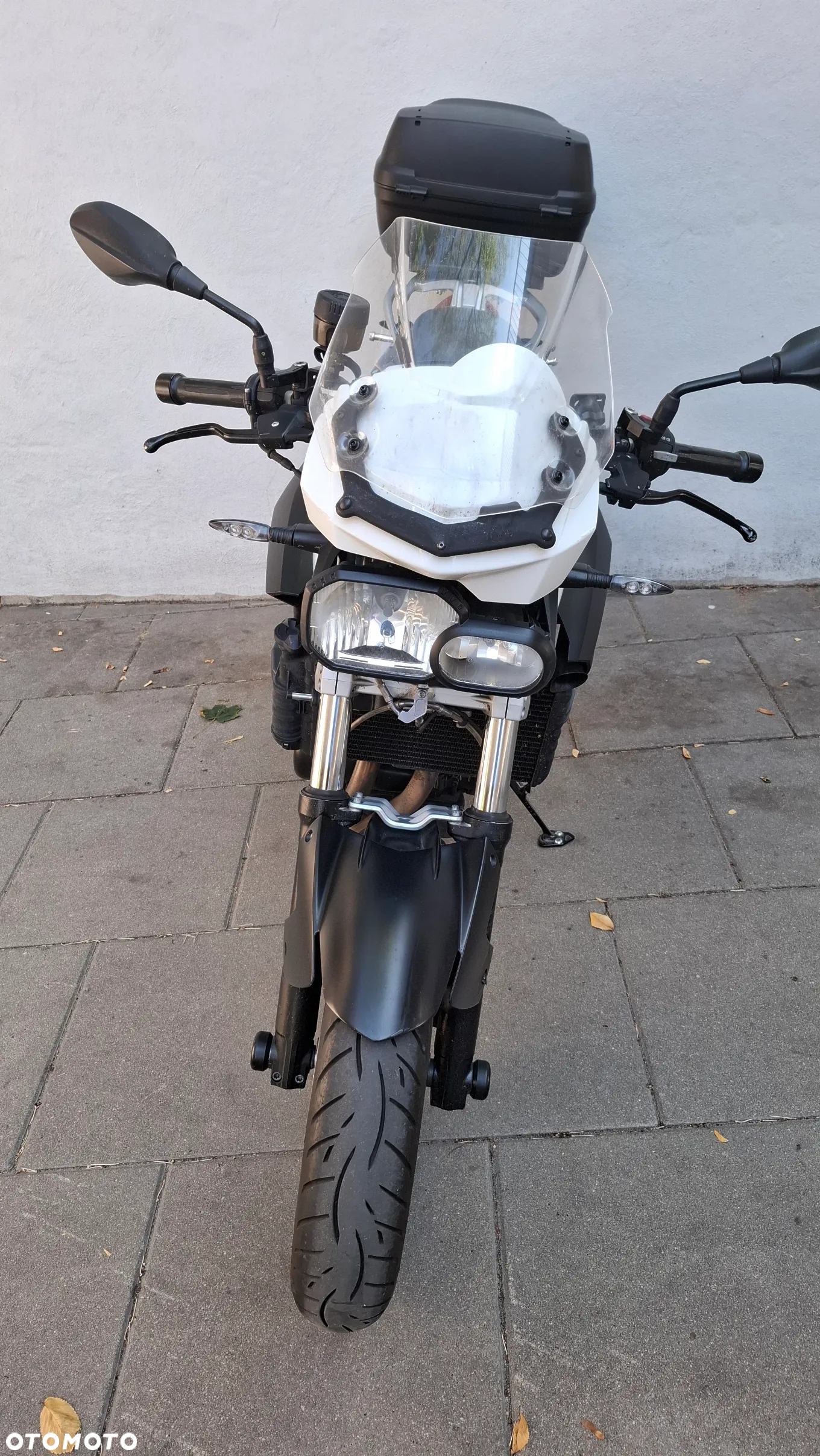 BMW F - 9