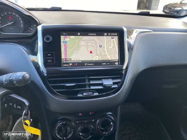 Peugeot 2008 1.2 PureTech Style - 10