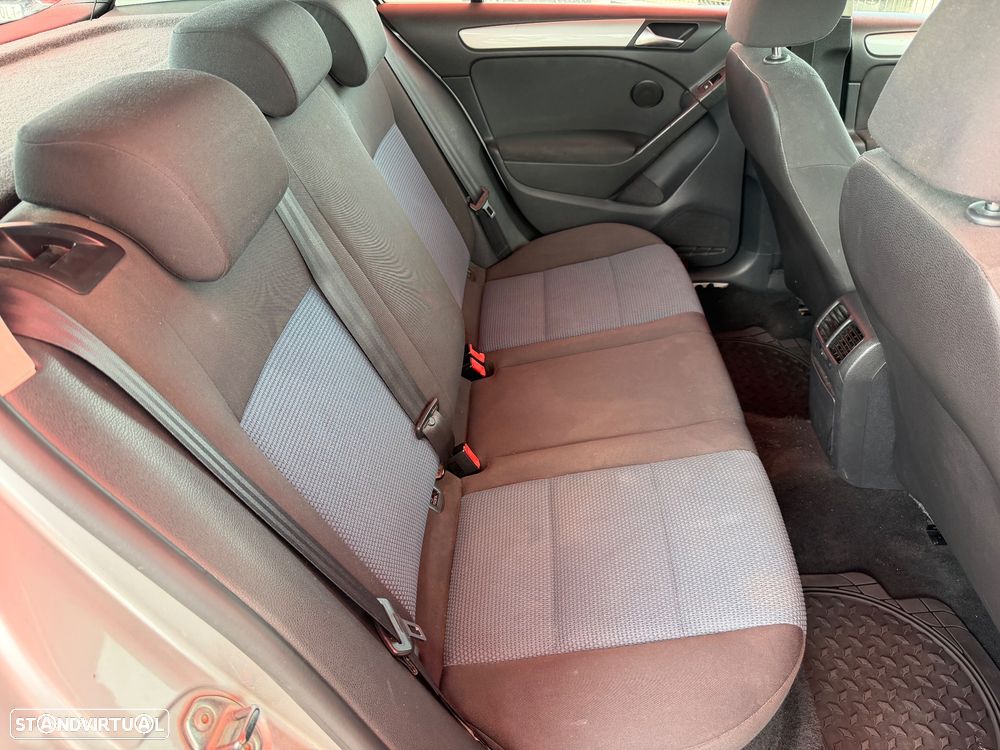 VW Golf 1.6 TDi Confortline - 18