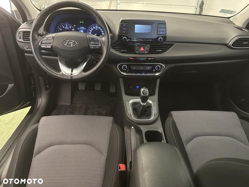 Hyundai i30 1.5 DPI Classic + - 22
