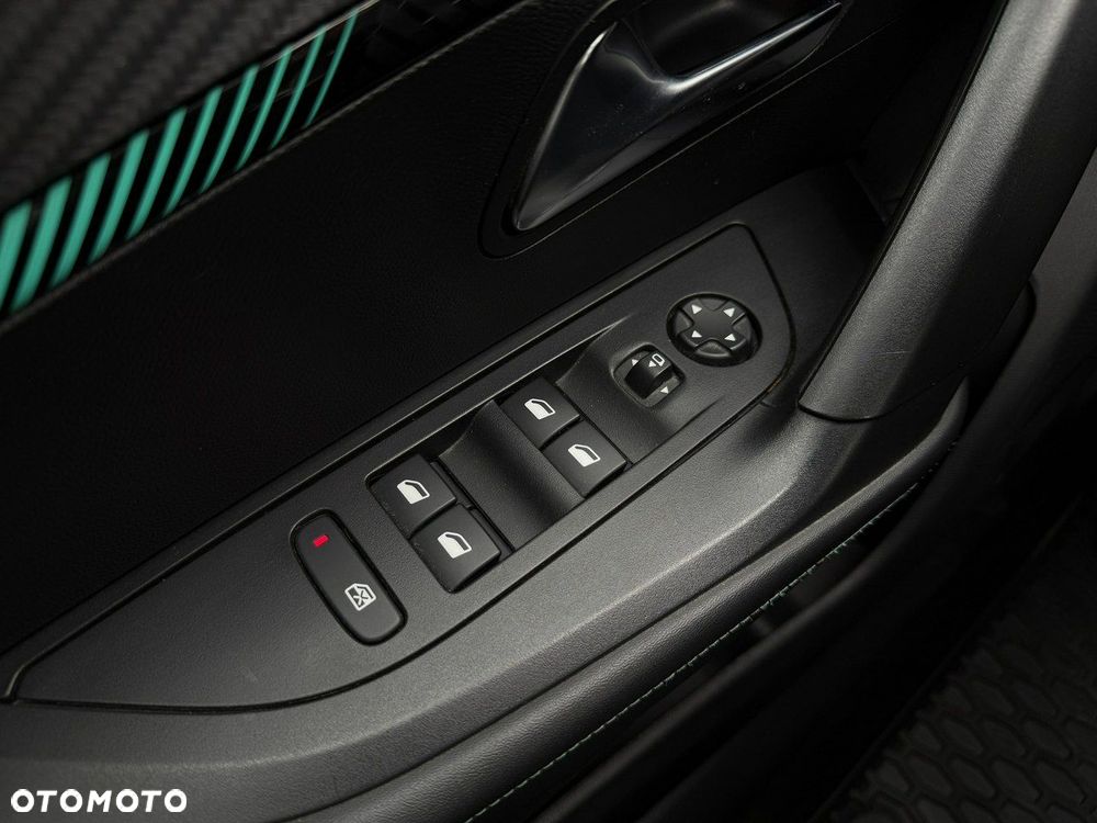 Peugeot 2008 1.5 BlueHDi Allure Pack S&S - 31