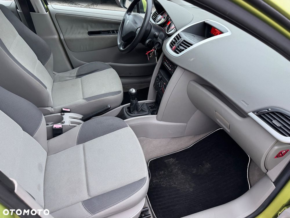 Peugeot 207 95 VTi Premium - 11