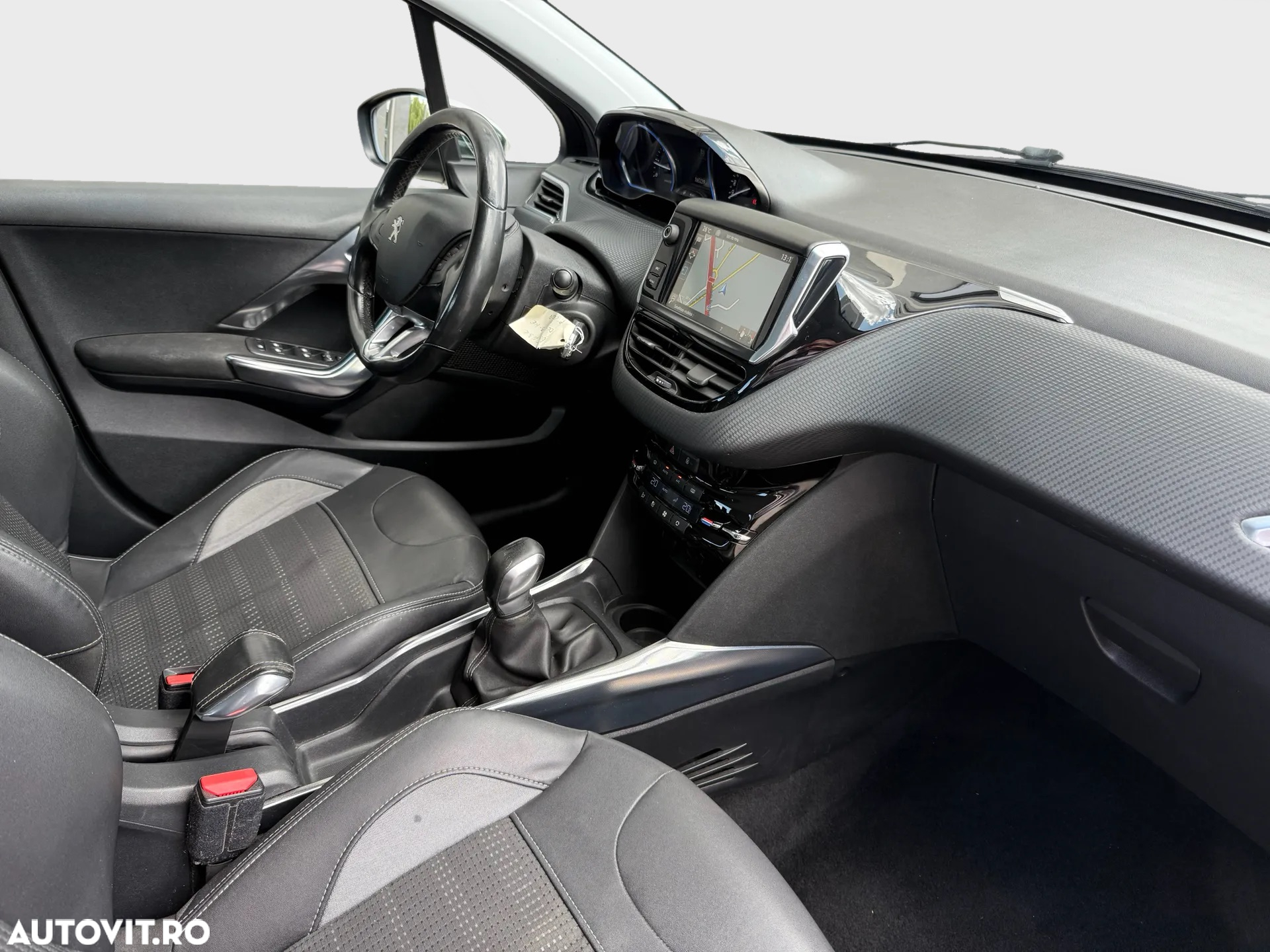 Peugeot 2008 1.2 VTi Allure - 11