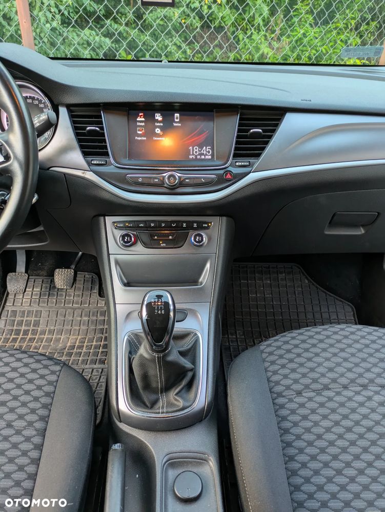 Opel Astra 1.4 T Elite - 11
