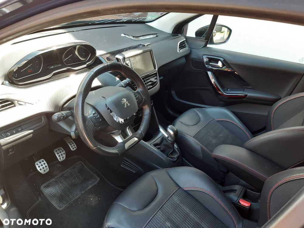 Peugeot 208 - 6