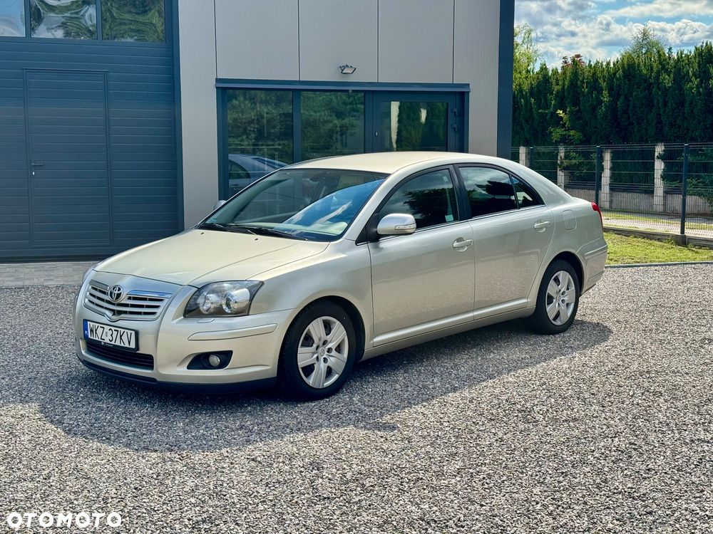 Toyota Avensis 2.2 D-4D Sol Plus - 1