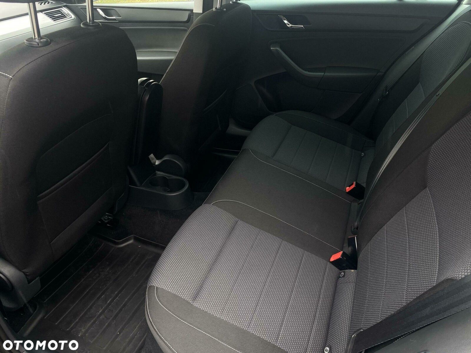 Skoda RAPID 1.2 TSI Elegance - 16