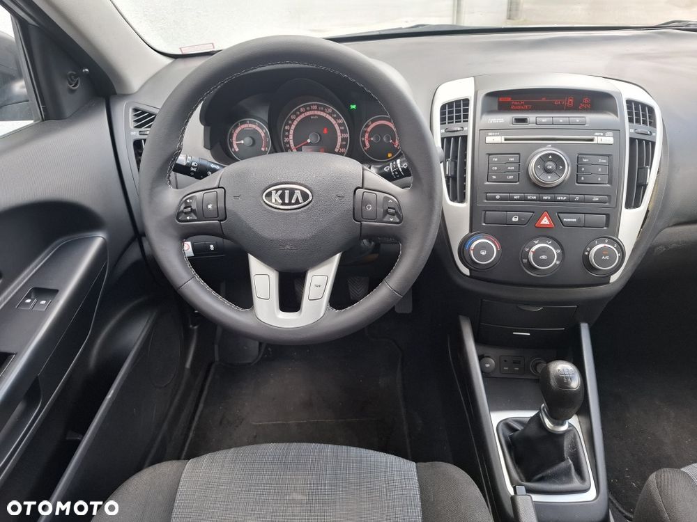 Kia Ceed - 7