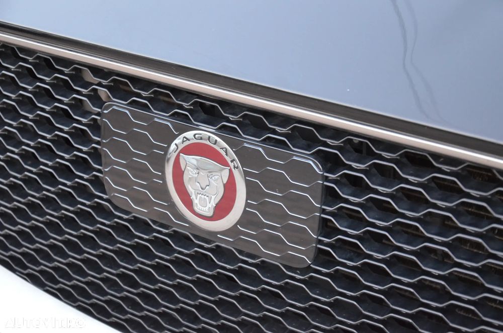 Jaguar F-Pace 25d AWD Aut. R-Sport - 36