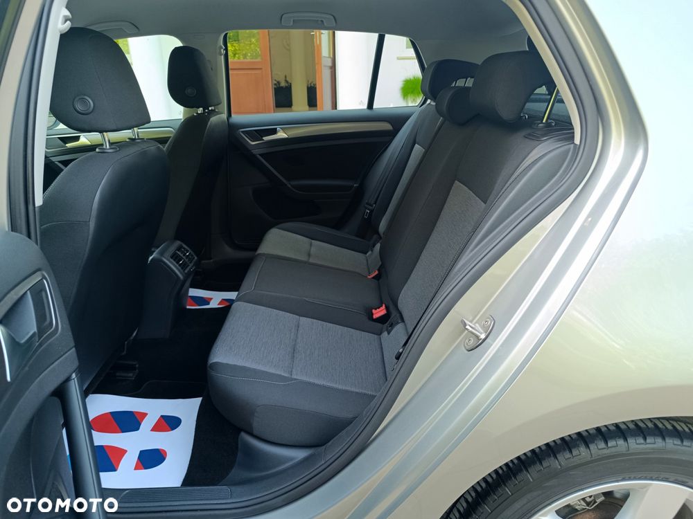 Volkswagen Golf 1.2 TSI BMT Trendline Perfectline - 34