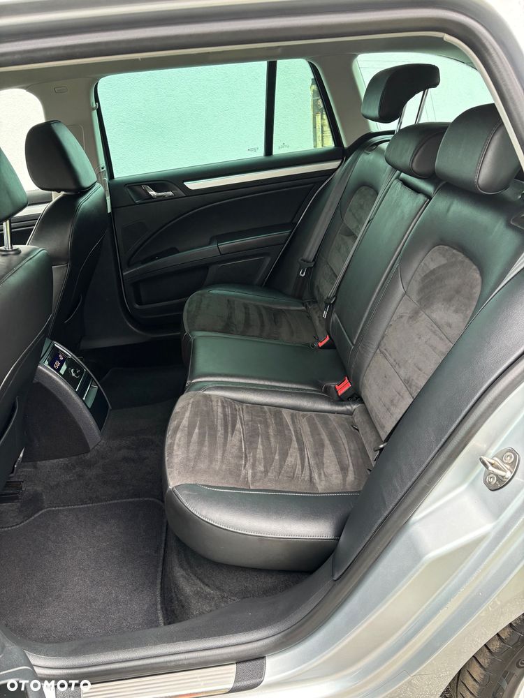 Skoda Superb 2.0 TDI Green tec DSG Elegance - 23