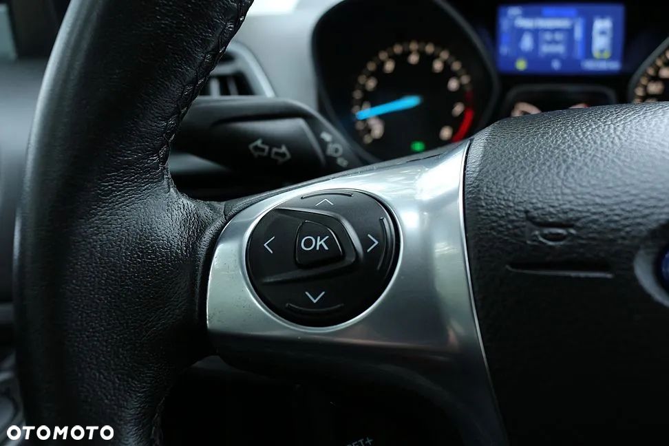 Ford Kuga 1.6 EcoBoost 2x4 Titanium - 26