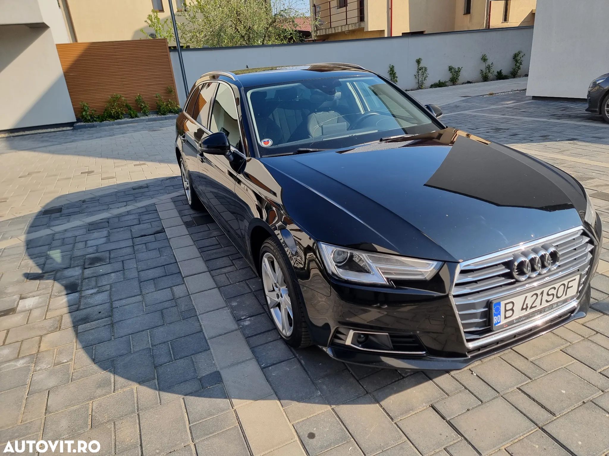 Audi A4 Avant 2.0 TDI S tronic - 1