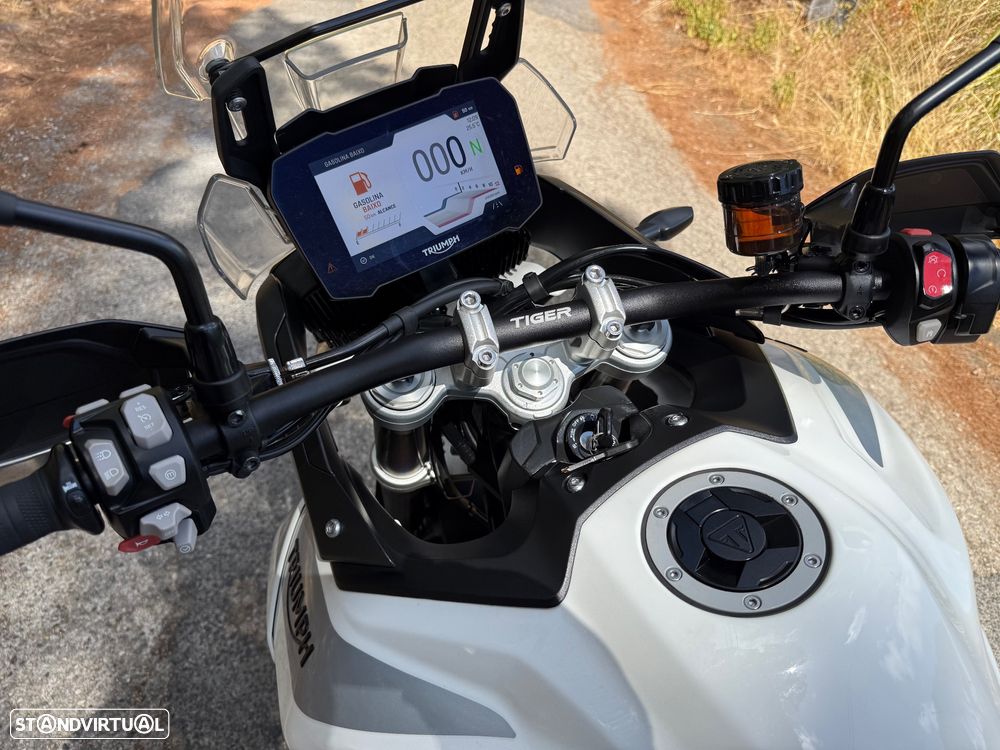 Triumph Tiger 900 GT - 6