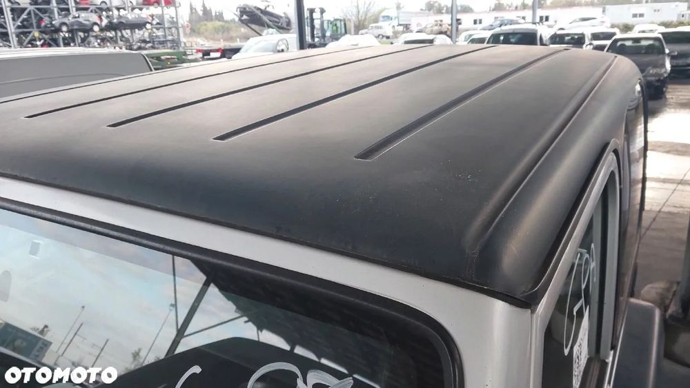 Jeep Wrangler - 13