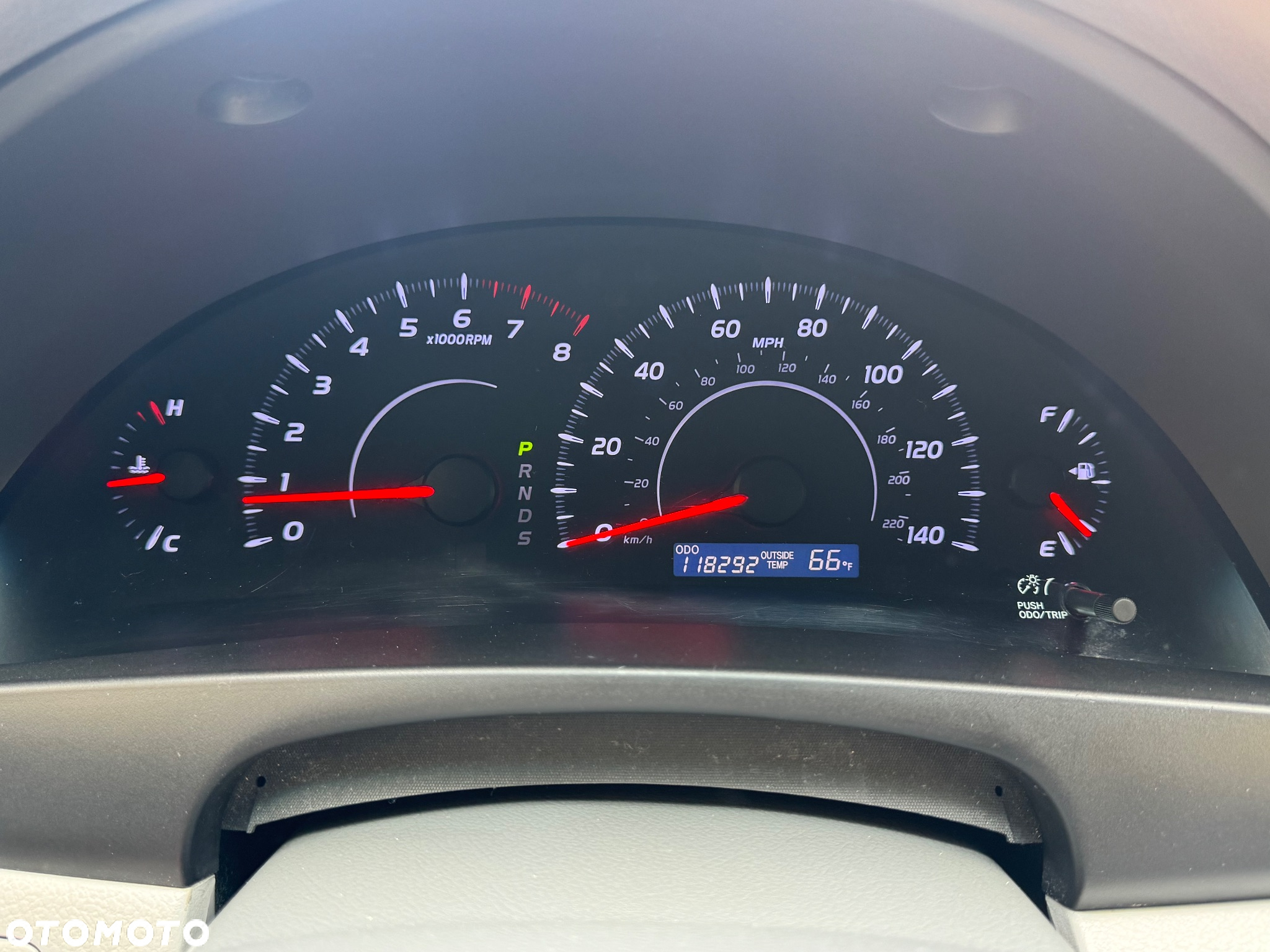 Toyota Camry 2.5 SE - 22