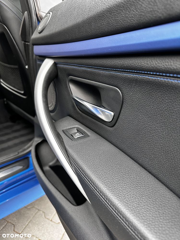 BMW 3GT 330i xDrive M Sport - 19