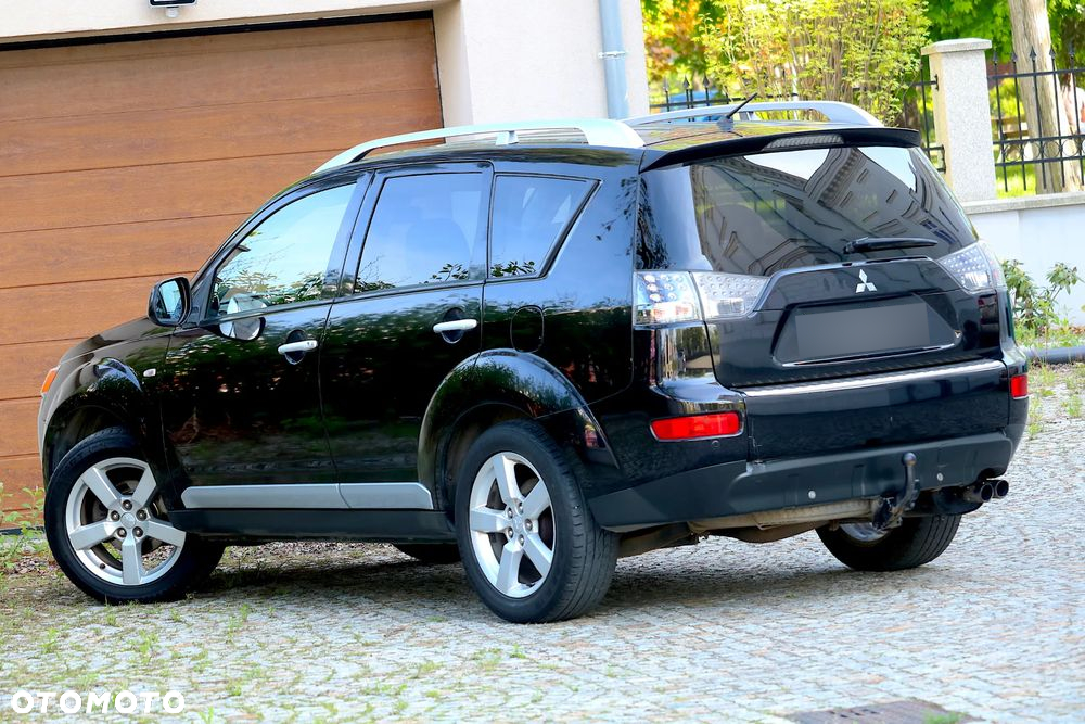 Mitsubishi Outlander 2.2 DID Intense + - 31