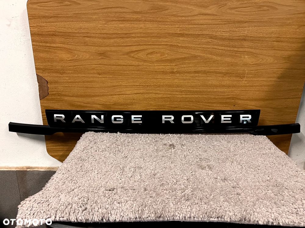 RANGE ROVER EVOQUE II L551 LISTWA KLAPY BAGAŻNIKA BLENDA TYLNA TYŁ K8D2-402A30-A