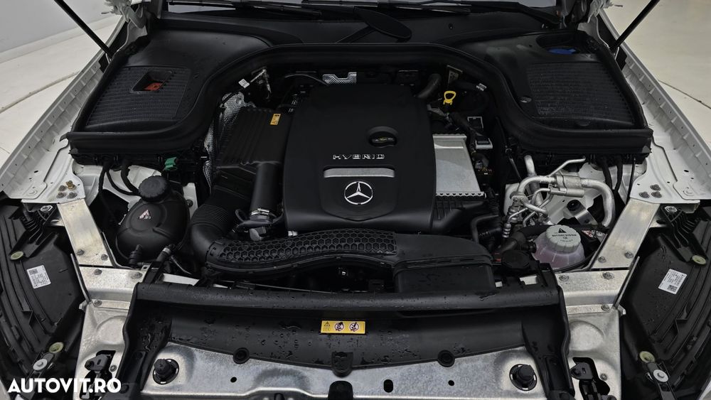 Mercedes-Benz GLC 300 e 4MATIC - 24